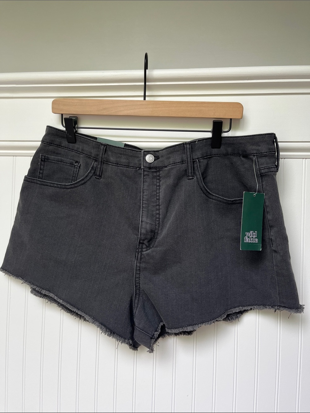 Wild Fable Black Denim Raw-Hem Cutoff Shorts US18 NWT